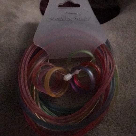 Old school vintage jelly bracelets and rings! - Picture 2 of 2